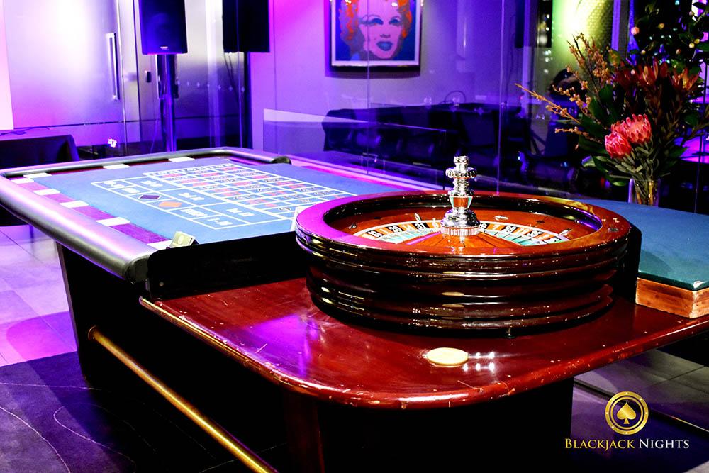 Khám phá A Night Out cùng bạn bè và trải nghiệm A Night Out hấp dẫn